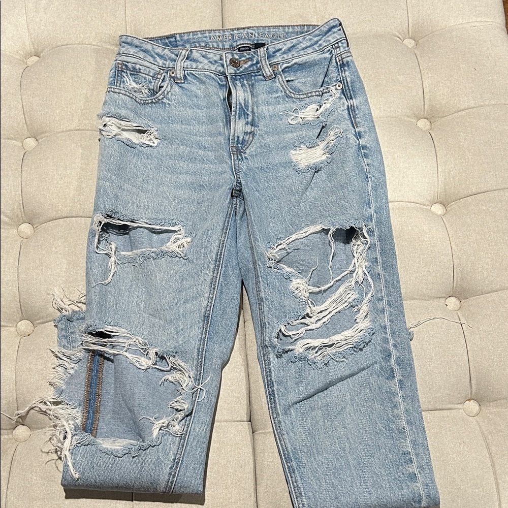 Distressed Light Blue Women's America Eagle Jeans
